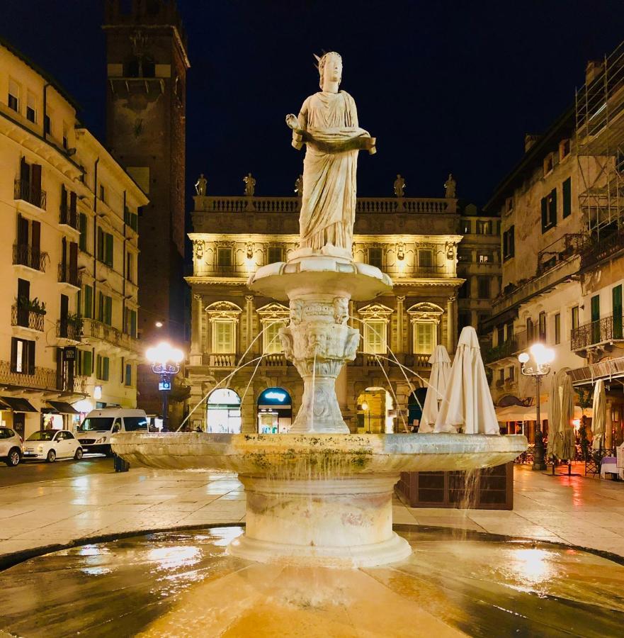 Casa Martini Piazza Erbe Apartamento Verona Exterior foto